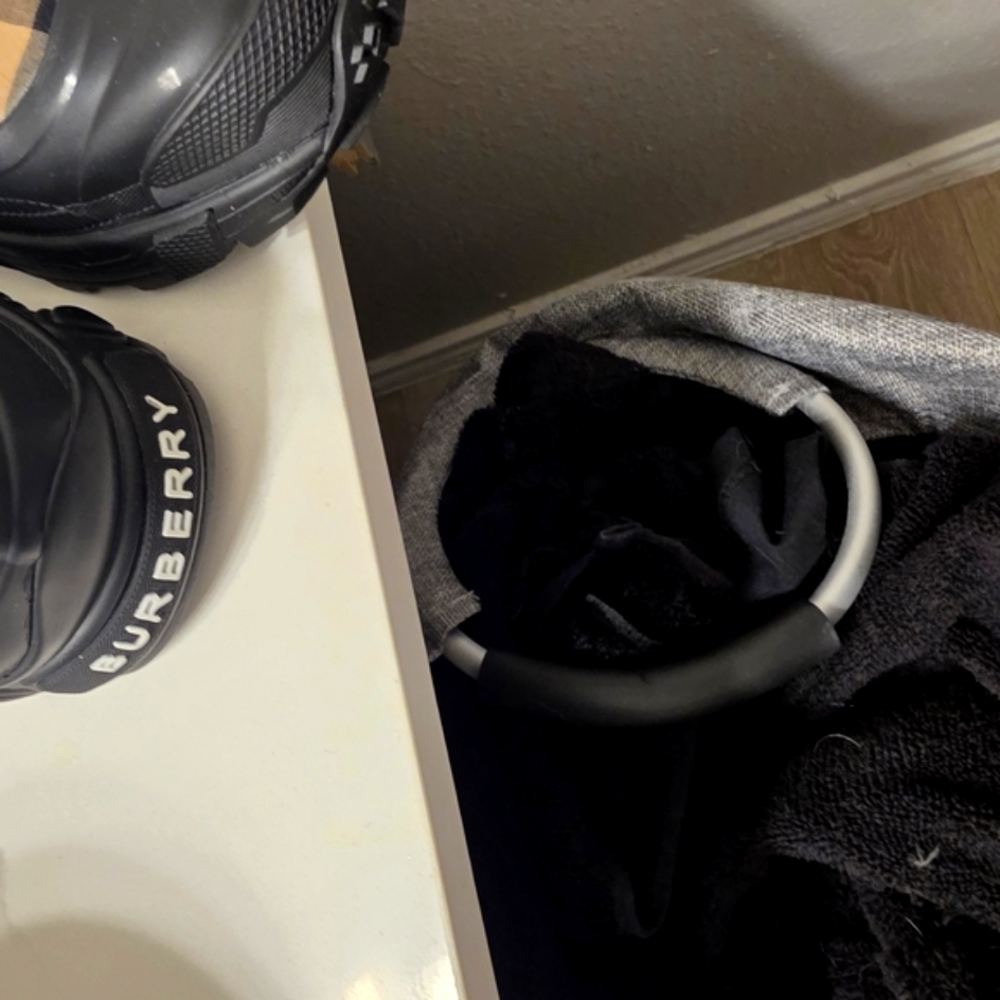 Burberry Black and Tan Arthur Sneakers - Picture 4 of 4